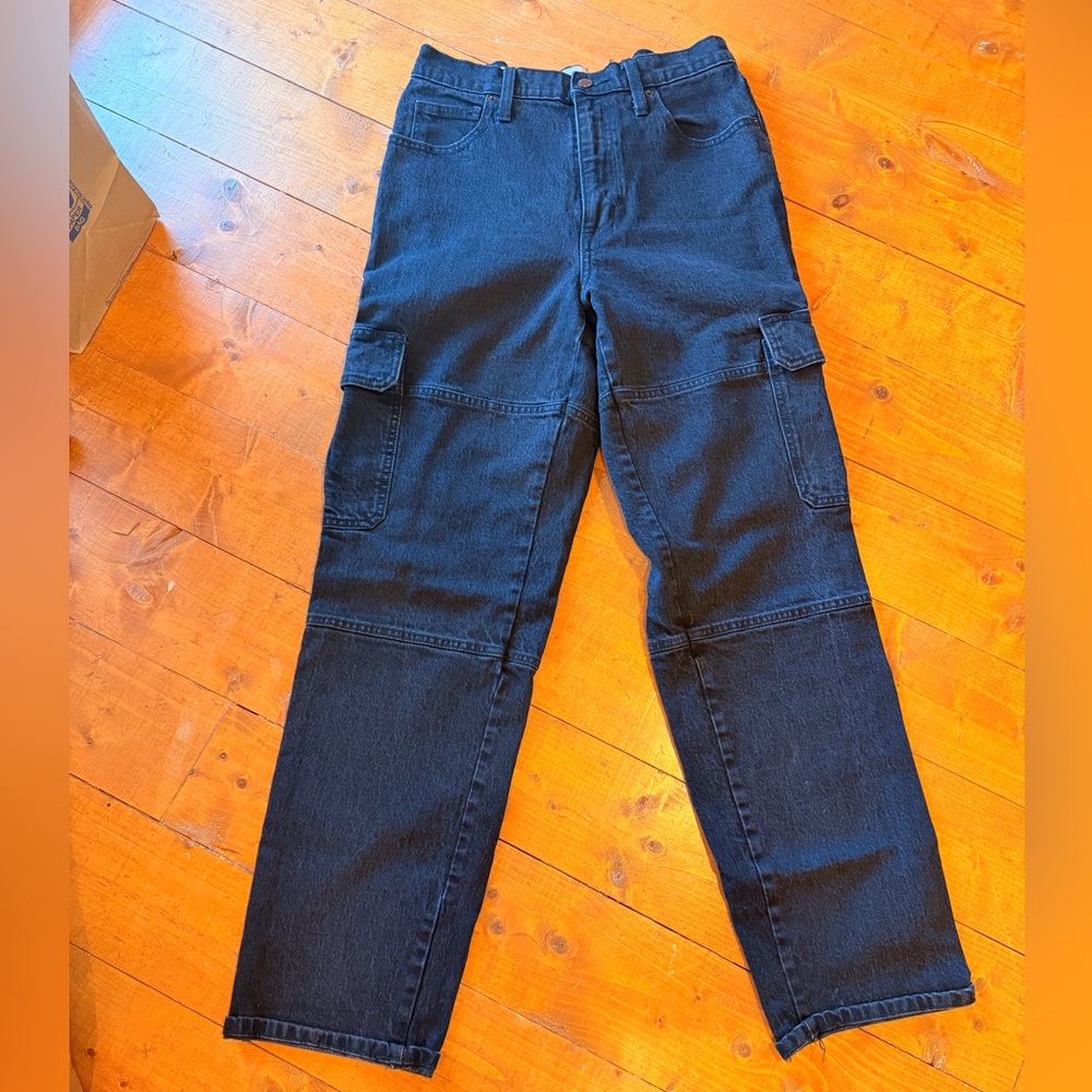 Universal Thread Black High Rise 90s Straight Cargo Jeans